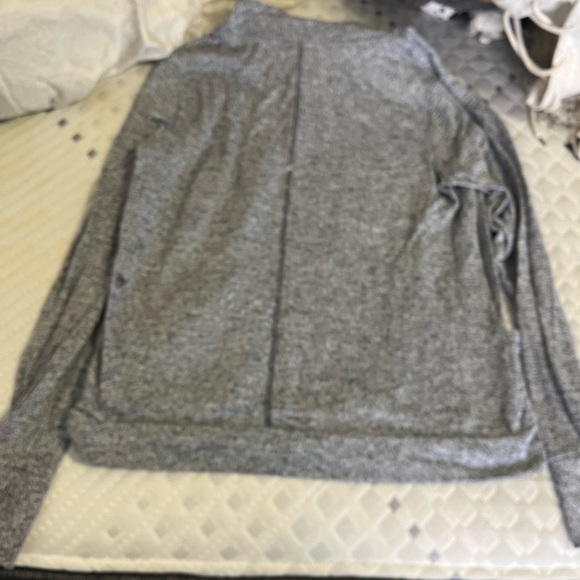 Old Navy Winter Athletic Pullover - Picture 5 of 6